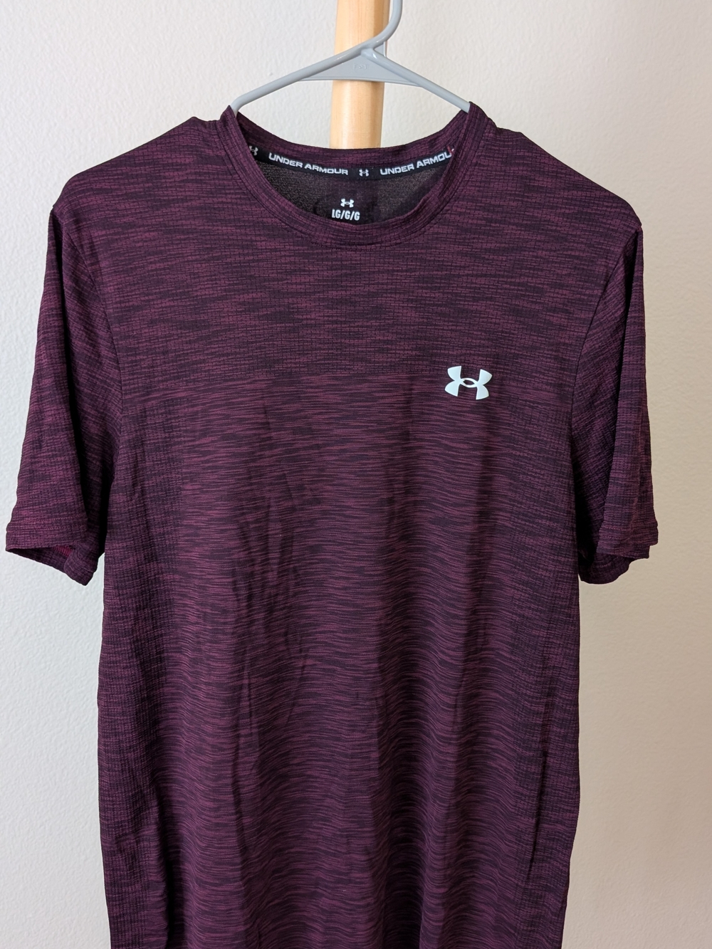 Under Armour Men's Heathered Burgundy Short Sleeve Performance Tee